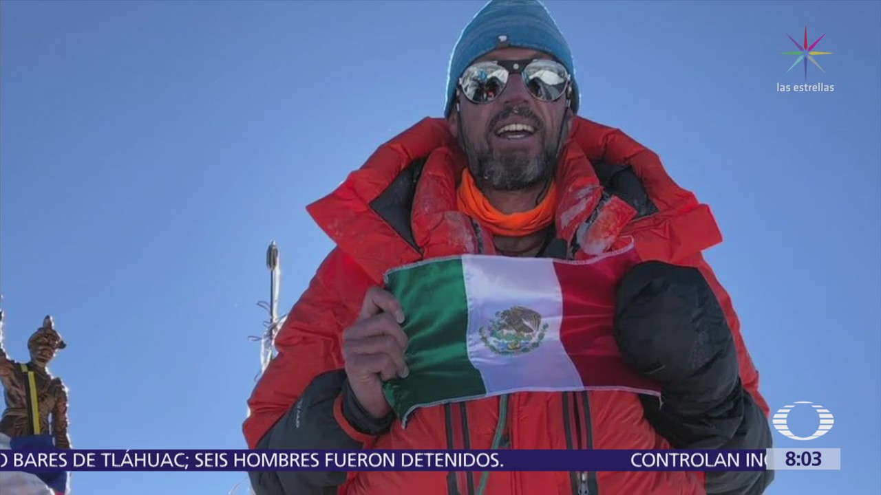 Mexicano escala el Everest y el Lhotse en un día