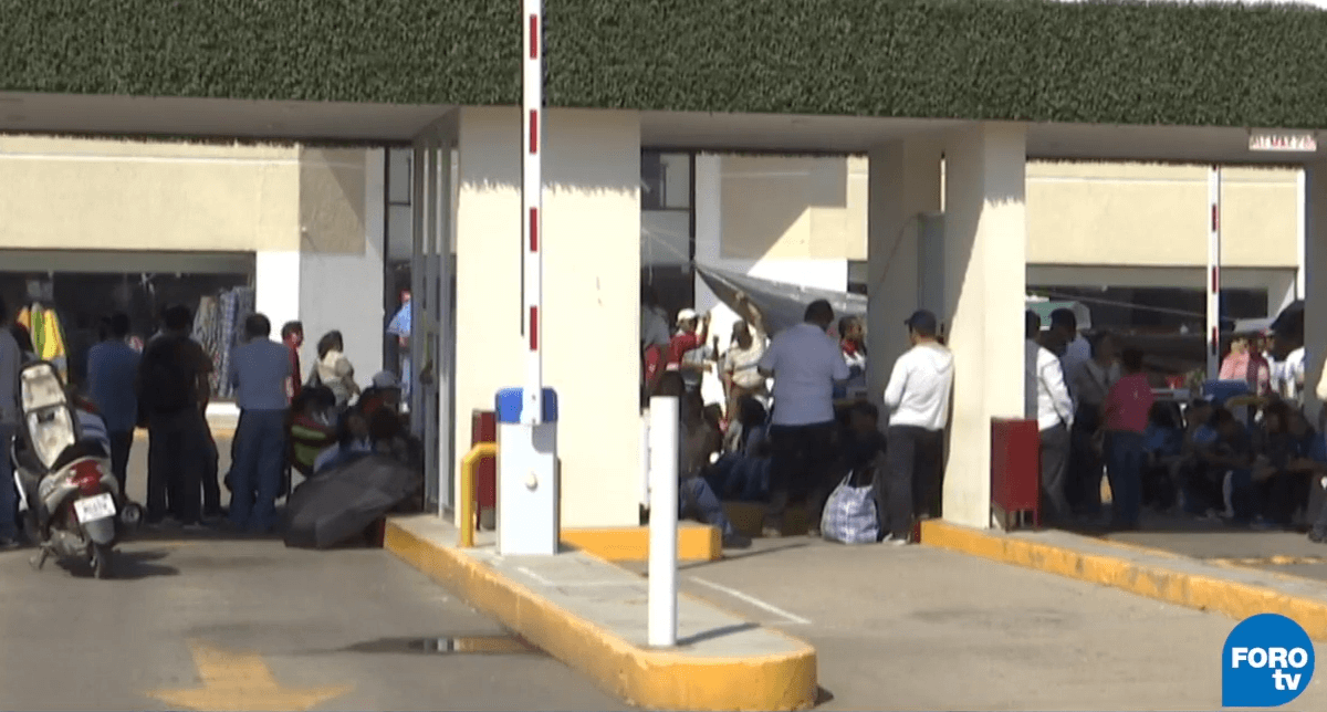 CNTE mantiene movilizaciones y bloqueos en Oaxaca