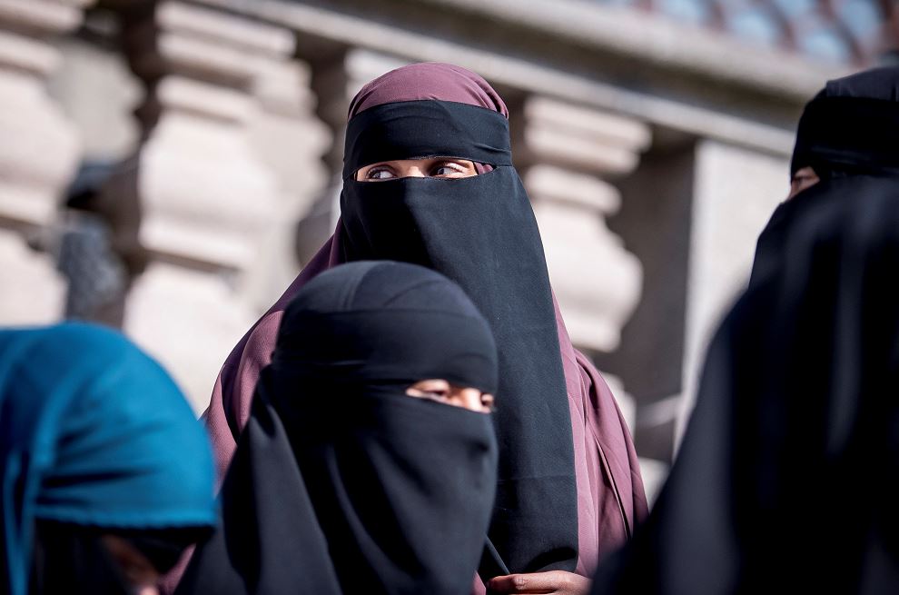 Dinamarca prohíbe uso del burka y nicab