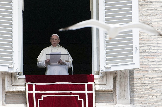 Papa pide a jóvenes argentinos no renegar de su patria