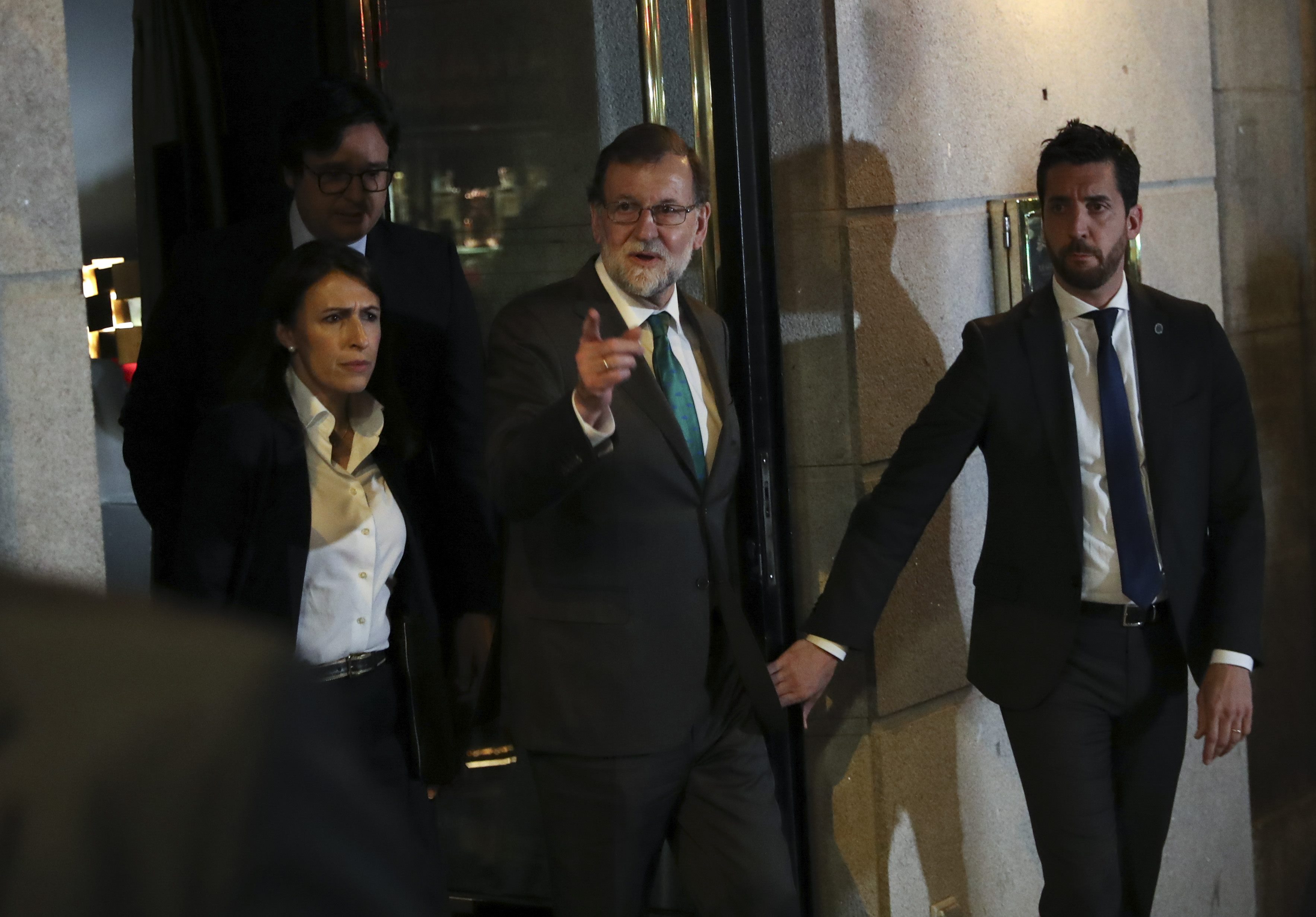 Partido socialista español votos destituir Mariano Rajoy