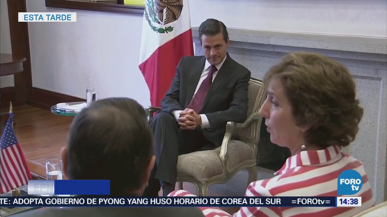 Peña Nieto Reúne Embajadora Roberta Jacobson