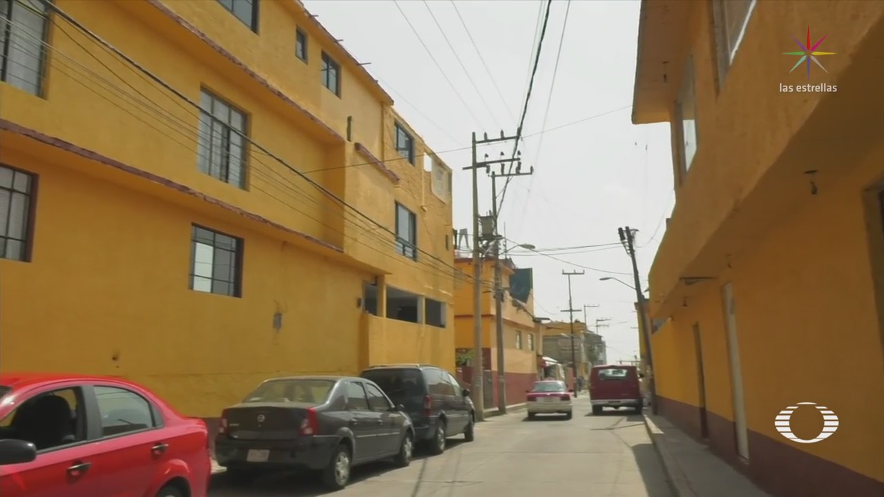 Pintan casas con color del PRD en delegación