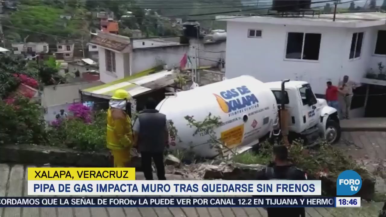 Pipa Gas Impacta Muro Tras Quedarse Sin Frenos Veracruz