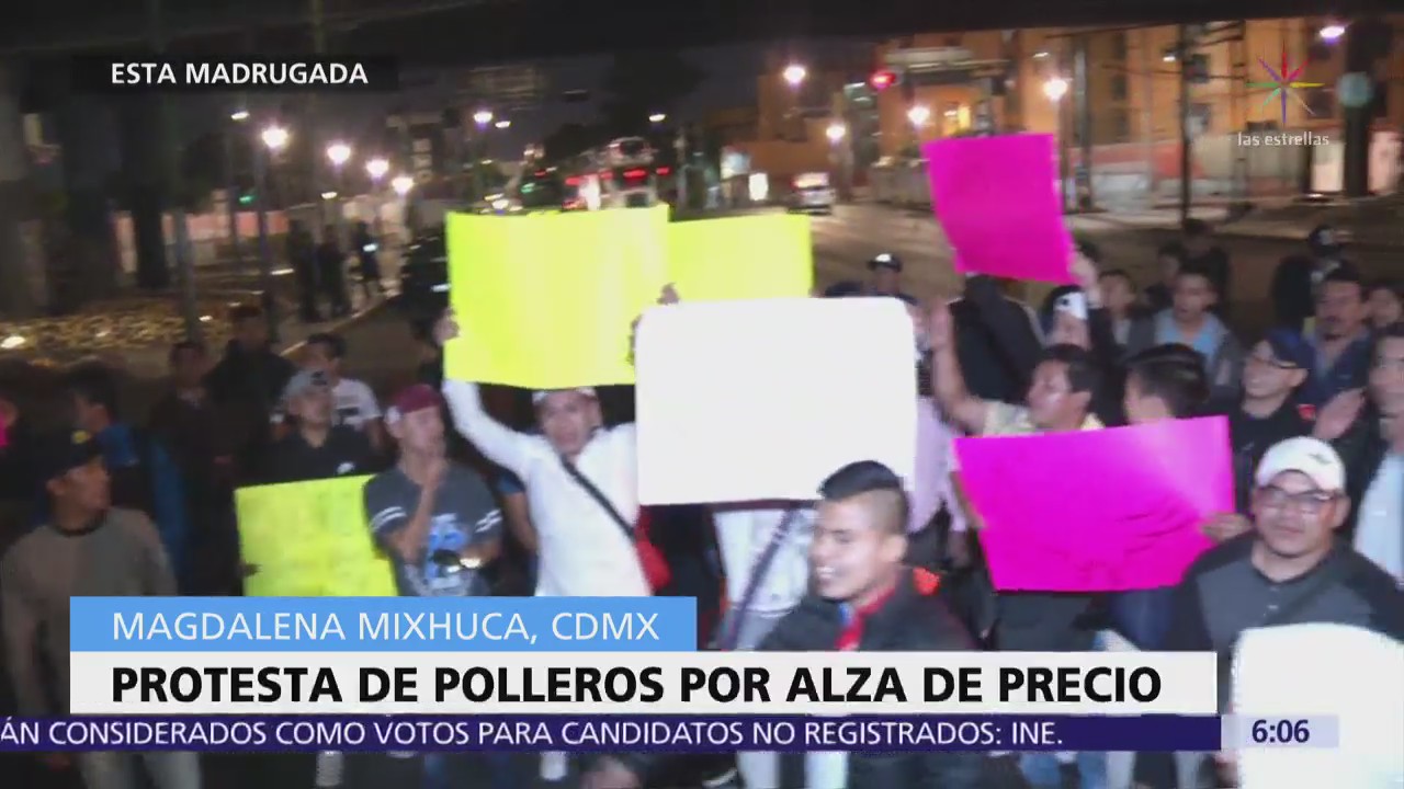 Polleros protestan en CDMX por alza de precio