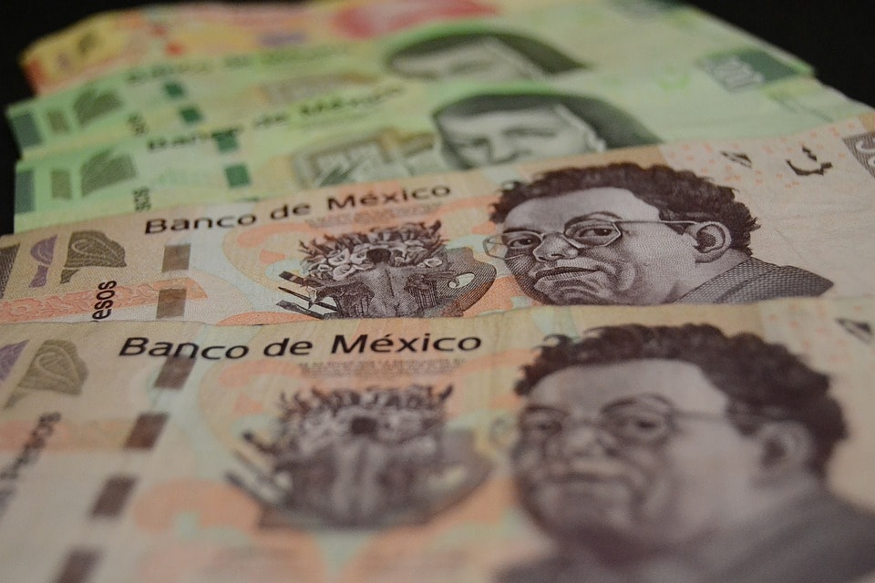 billetes-de-500-y-200-peso-mexicano-moneda-nacional-mexicana