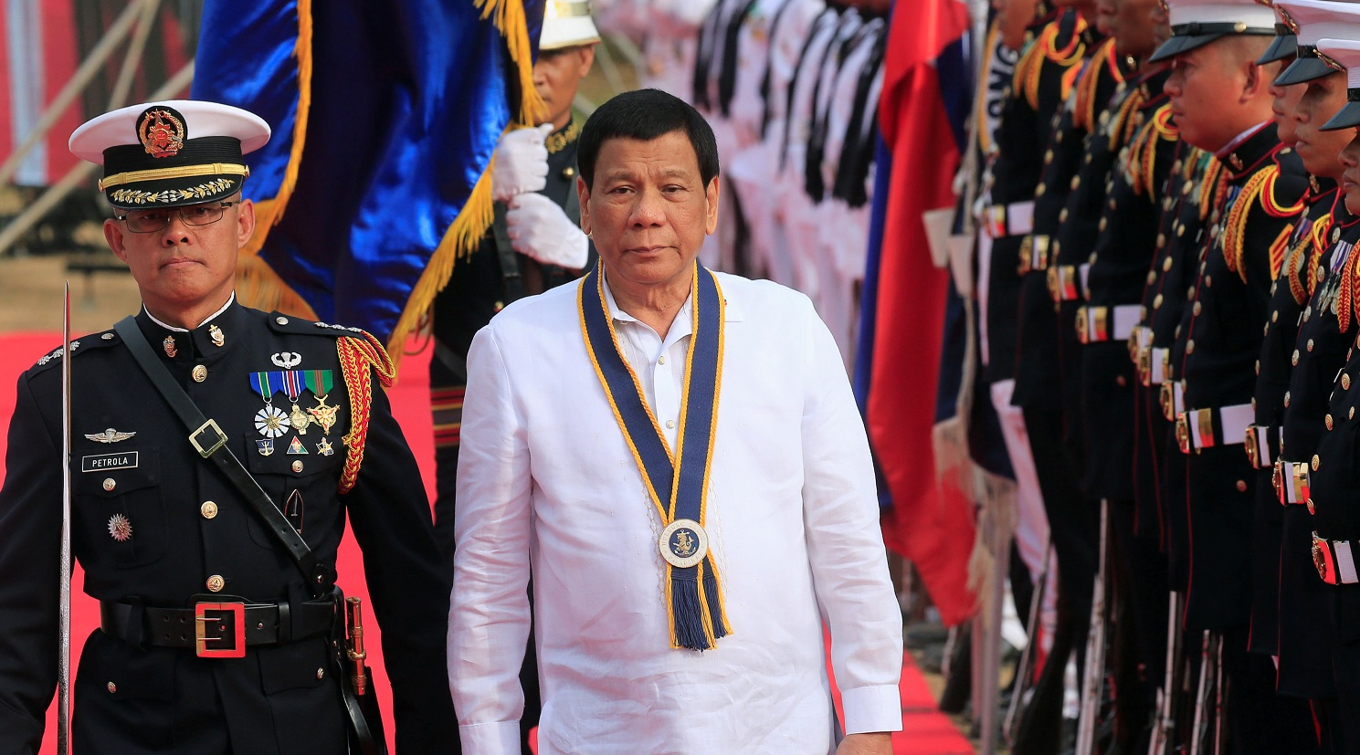 ‘Quédense en cárcel si quieren vivir más’: Duterte a narcos