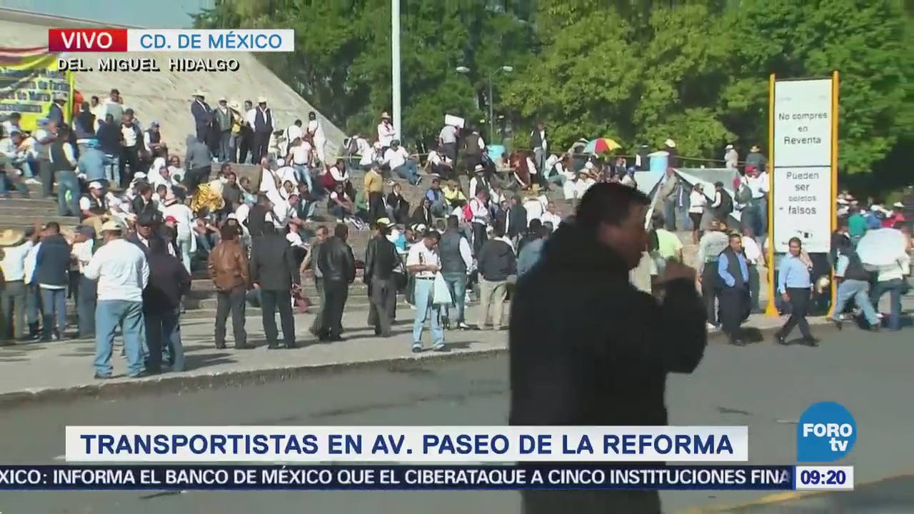 Se congregan transportistas en Paseo de la Reforma, CDMX