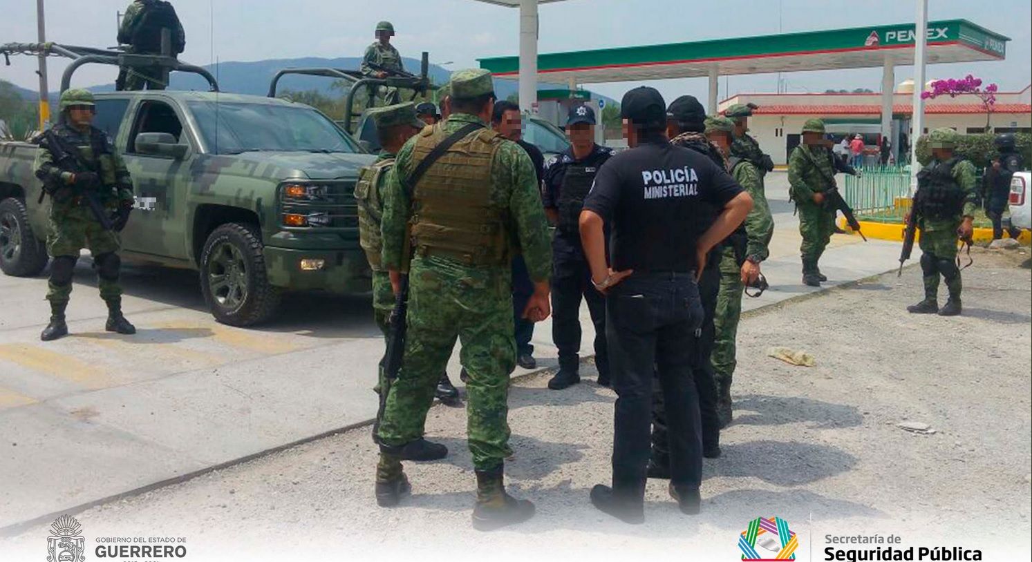 Investigan hallazgo de 9 cuerpos en camioneta en Tixtla Guerrero