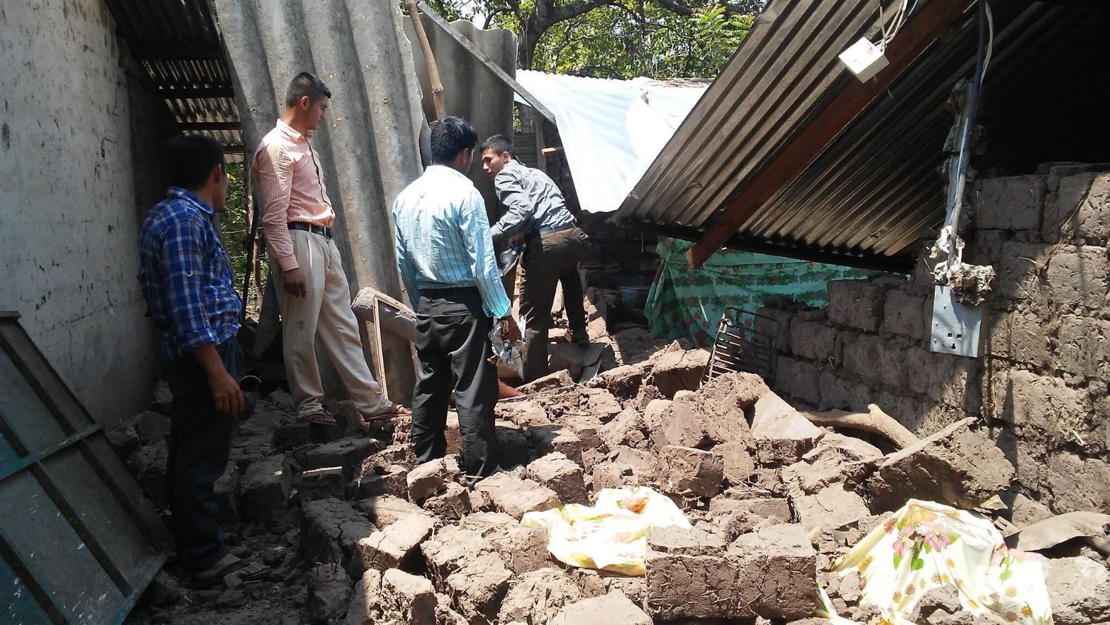 Más de 70 viviendas dañadas por enjambre sísmico en 2 municipios salvadoreños