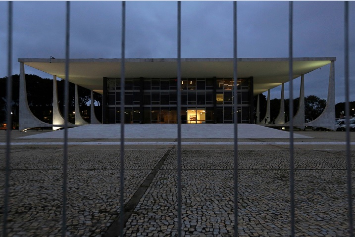 Tribunal federal Brasil restringe fuero senadores y diputados