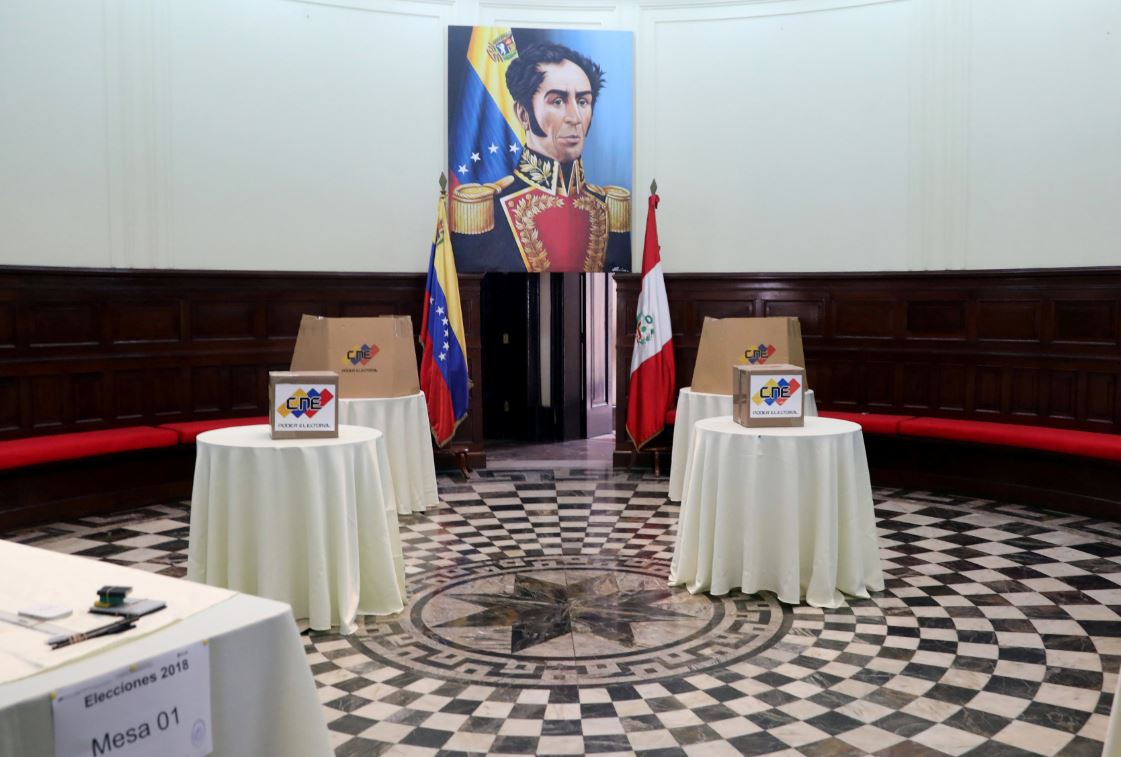 Adversarios de Maduro denuncian ‘violaciones’ a leyes electorales en comicios