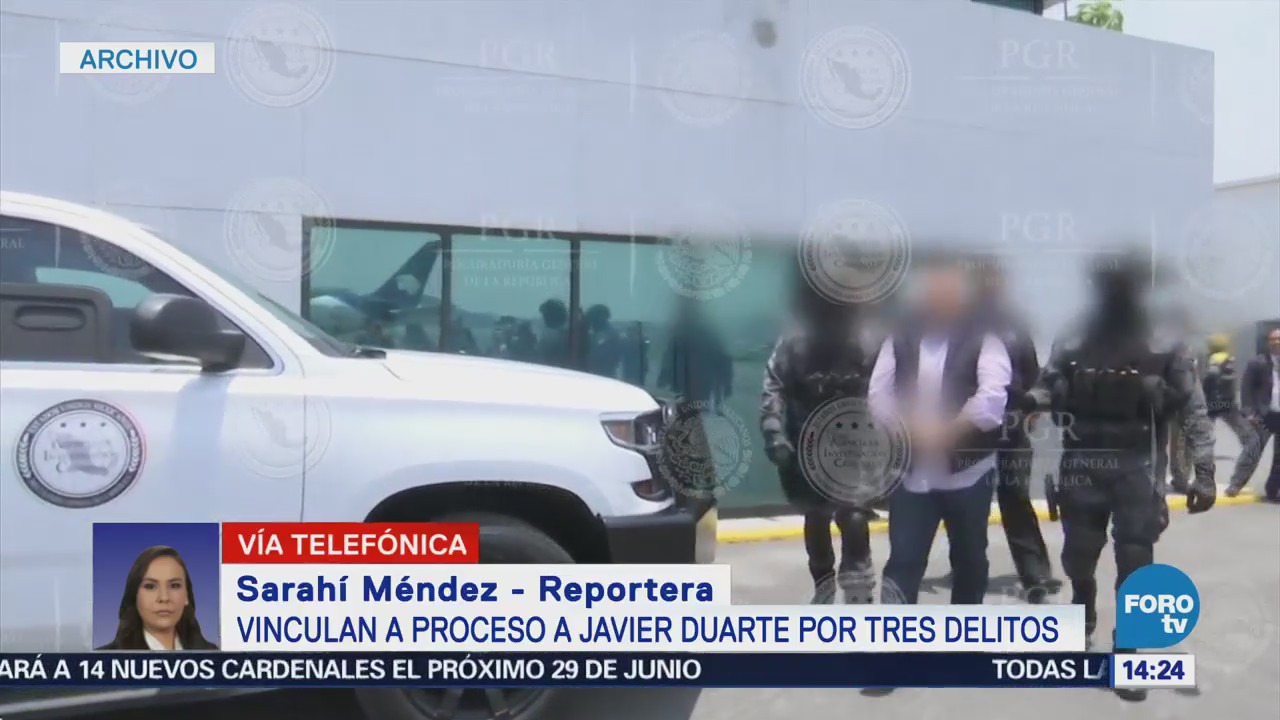 Vinculan a proceso a Javier Duarte por tres delitos