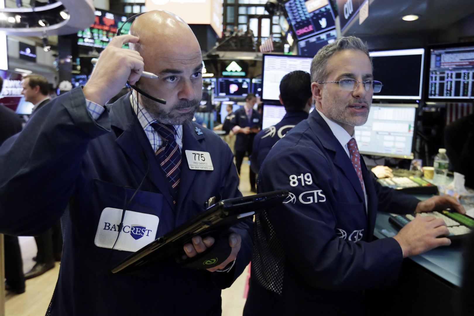 Wall Street abre en rojo y el Dow Jones retrocede