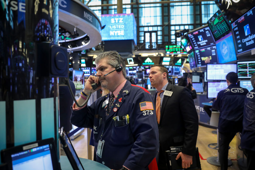 Wall Street cierra importantes ganancias y Dow Jones sube