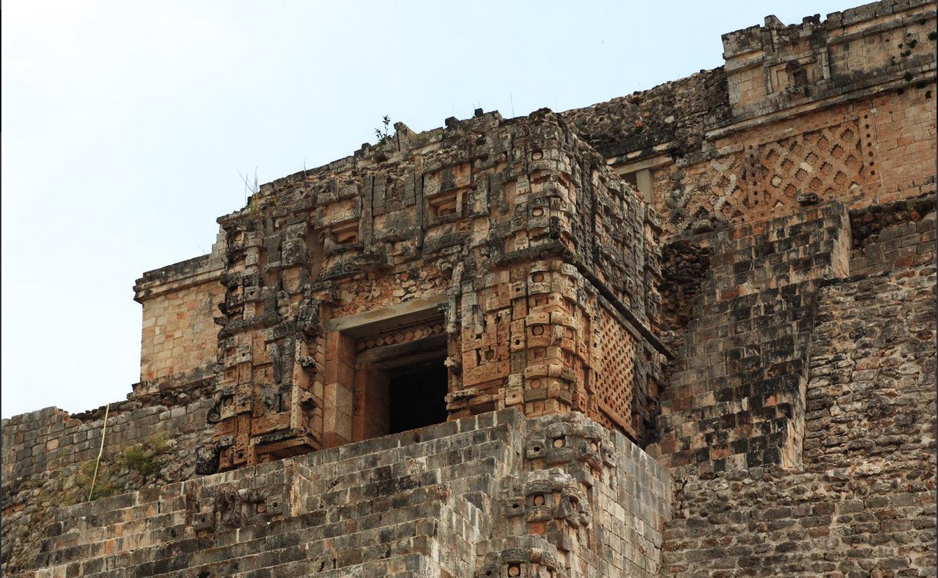Analizan condiciones estructurales de los edificios mayas de Yucatán