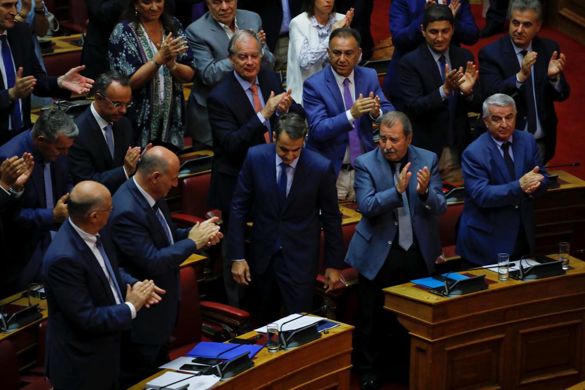 Tsipras supera moción de censura por nombre de Macedonia