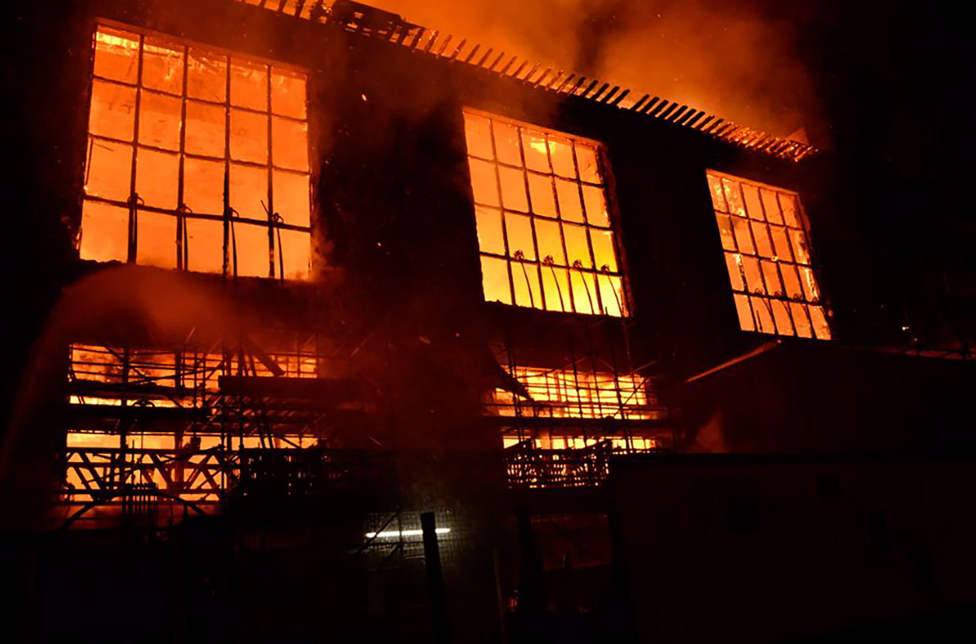 incendio arrasa escuela arte glasgow escocia