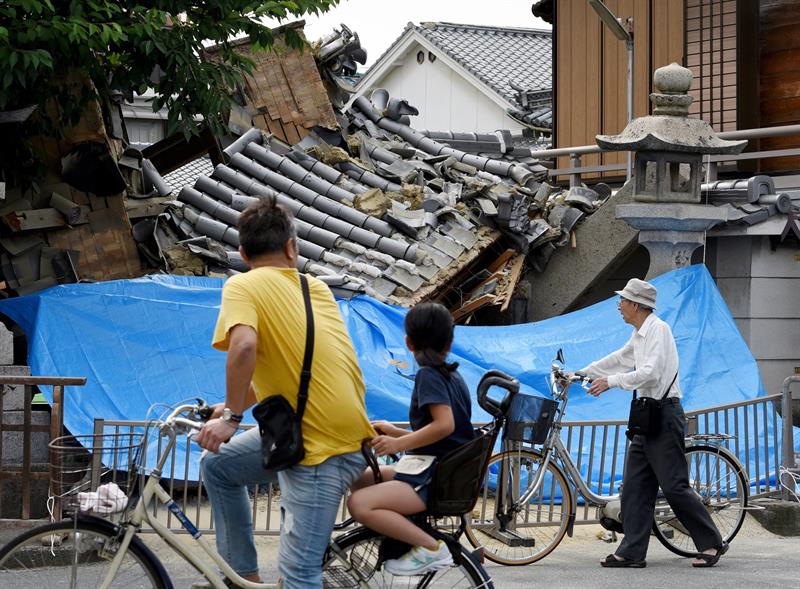 Aumentan a cuatro los muertos por sismo en Japón
