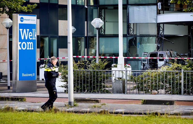 periodico holandes de telegraaf sufre atentado