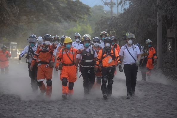 Rescatistas reanudan búsqueda de víctimas en Guatemala