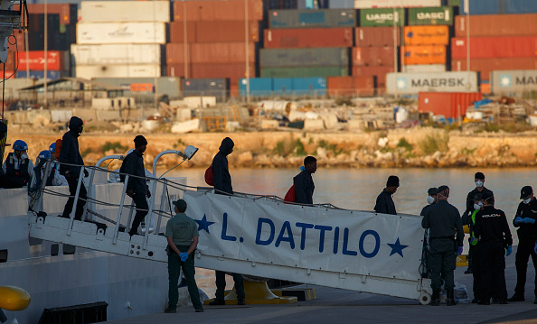 llegan espana migrantes rescatados en mediterraneo