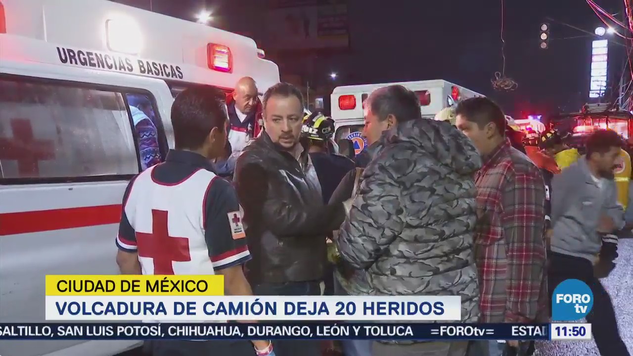 Vuelca Camión Pasajeros Carretera México-Toluca 20 Heridos