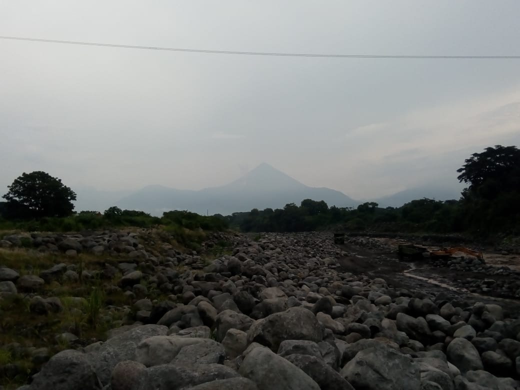 Alertan descenso lahar volcán Santiaguito Guatemala