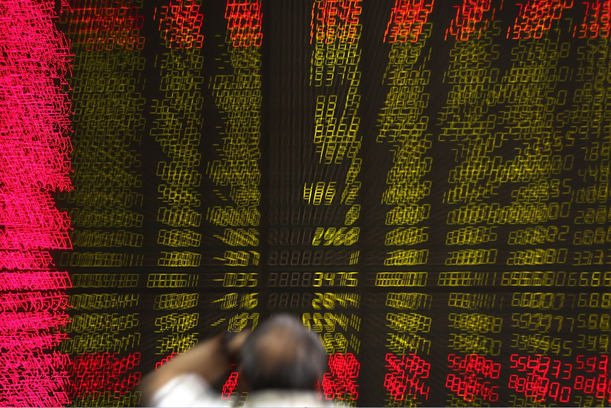 Aranceles de EU desploman Bolsas chinas; Nikkei limita alza