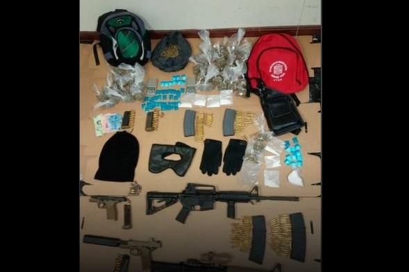 Detienen a tres expolicías con armas y droga en NL
