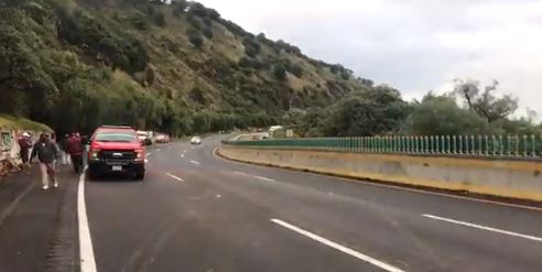 Reabren circulación en la autopista México-Cuernavaca tras derrumbe