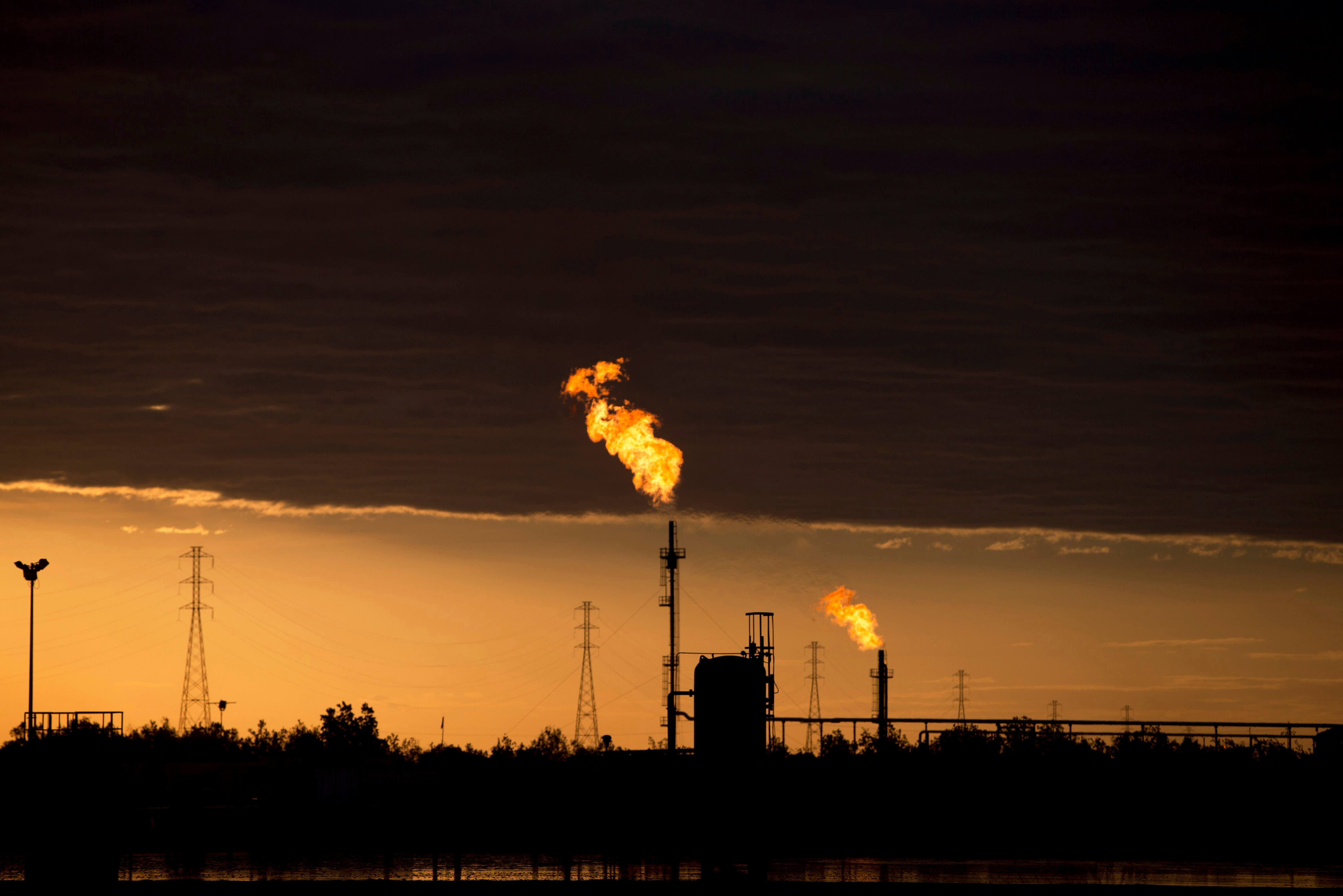 Baja precio de petróleo Brent, incrementa suministro de OPEP