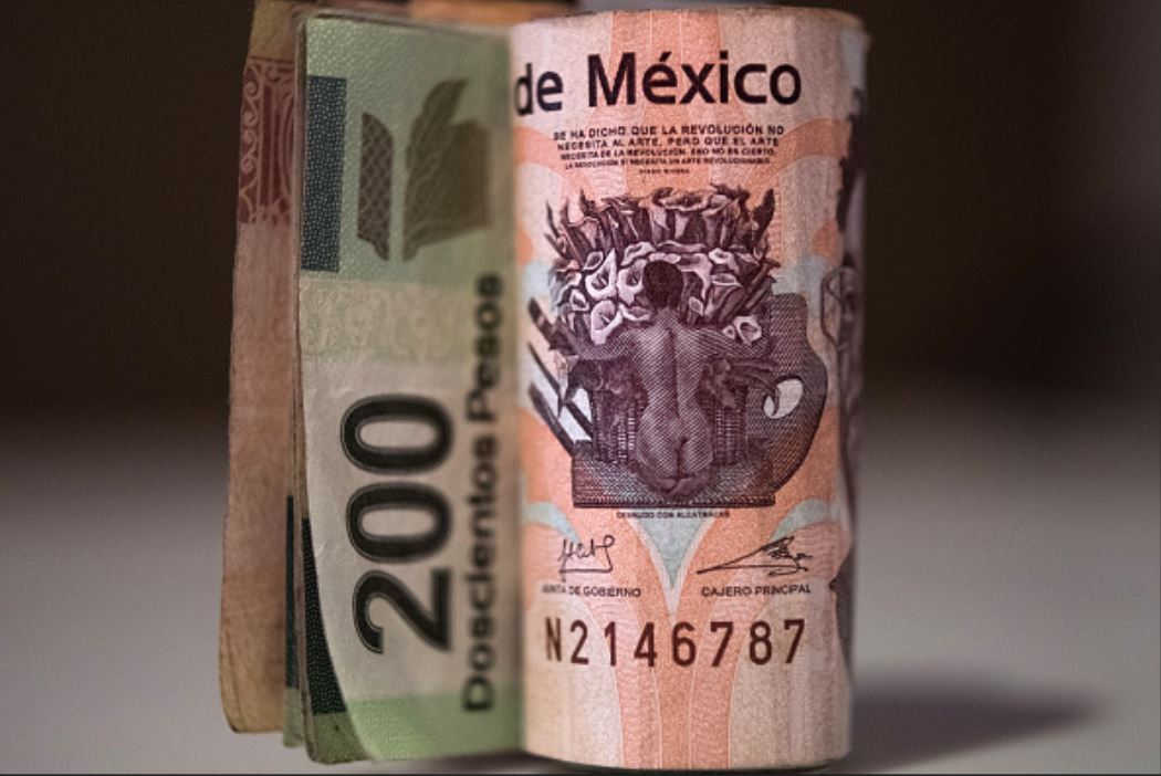 Caen peso mexicano y BMV, esperan volatilidad ante elección