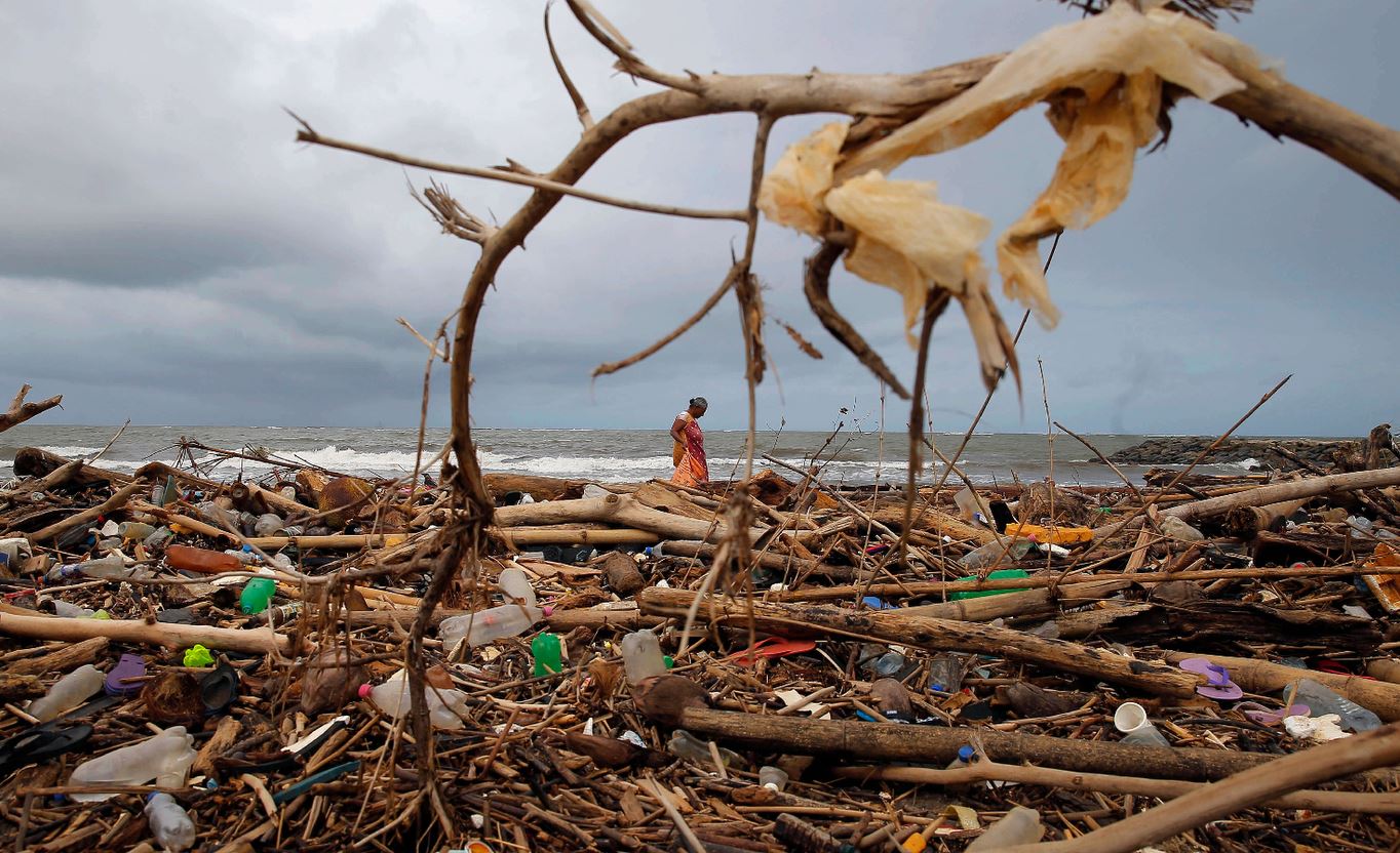 Plástico en los océanos llega a ocho millones de toneladas