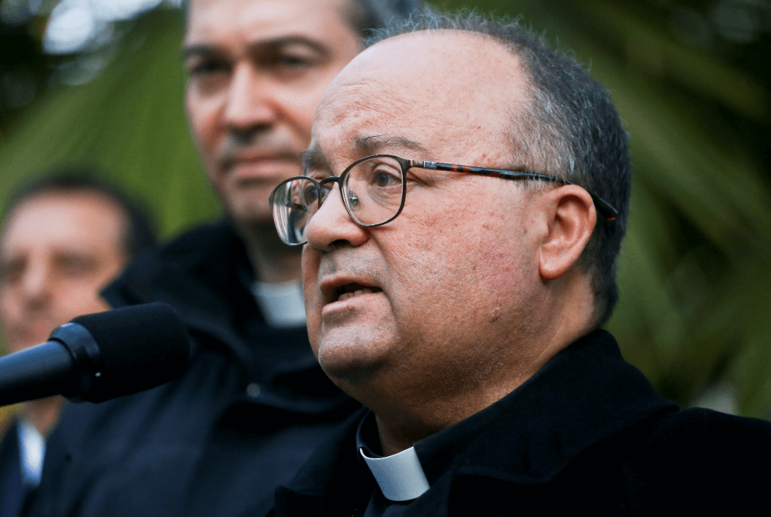 Enviados del papa a Chile prometen ayudar víctimas