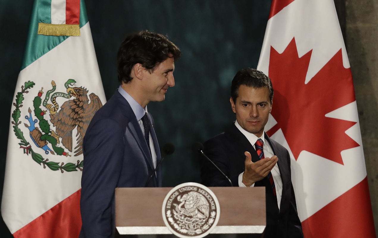 Peña Nieto y Trudeau hablan sobre medidas ante aranceles de EU