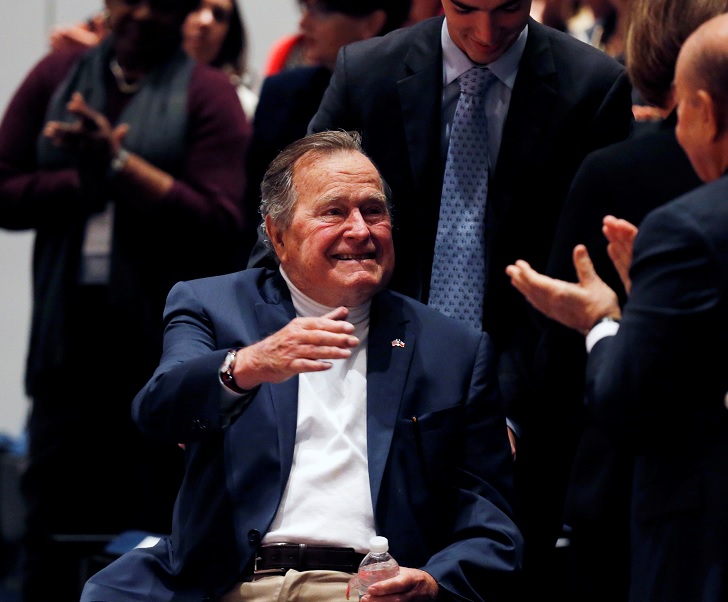 George H.W. Bush cumple 94 años; expresidente de EU longevo