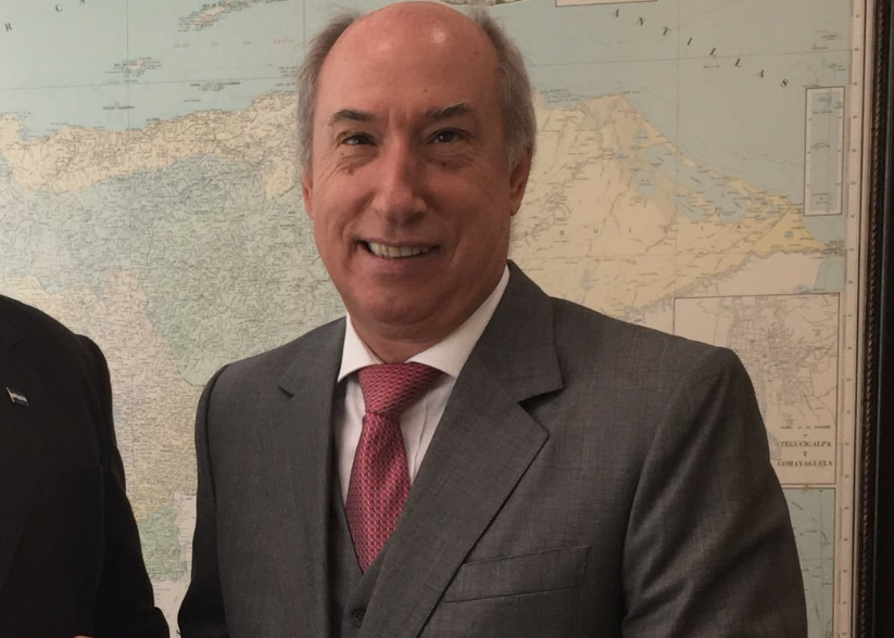 Perú retira a su embajador en Israel por maltrato laboral