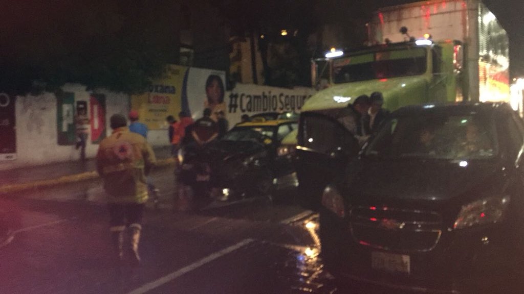 Fuerte lluvia ocasiona accidentes viales en Puebla