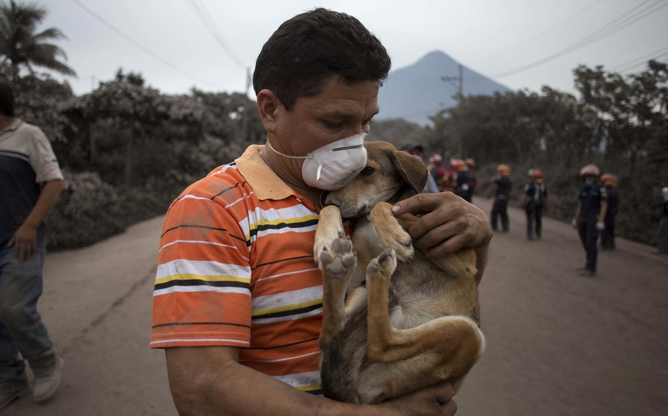 Sismo de 5.2 sacude Guatemala tras erupción Volcán de Fuego