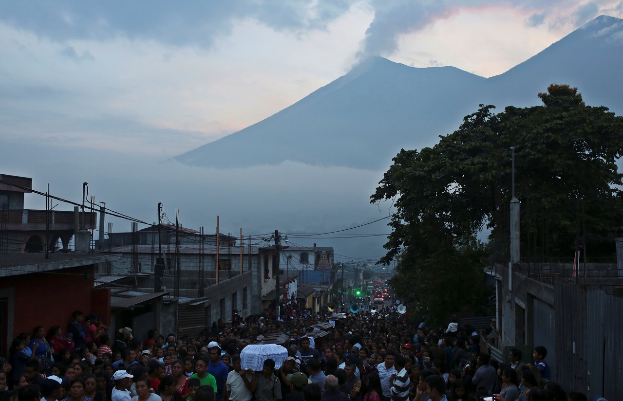 Continúa la alerta roja por Volcán de Fuego en Guatemala