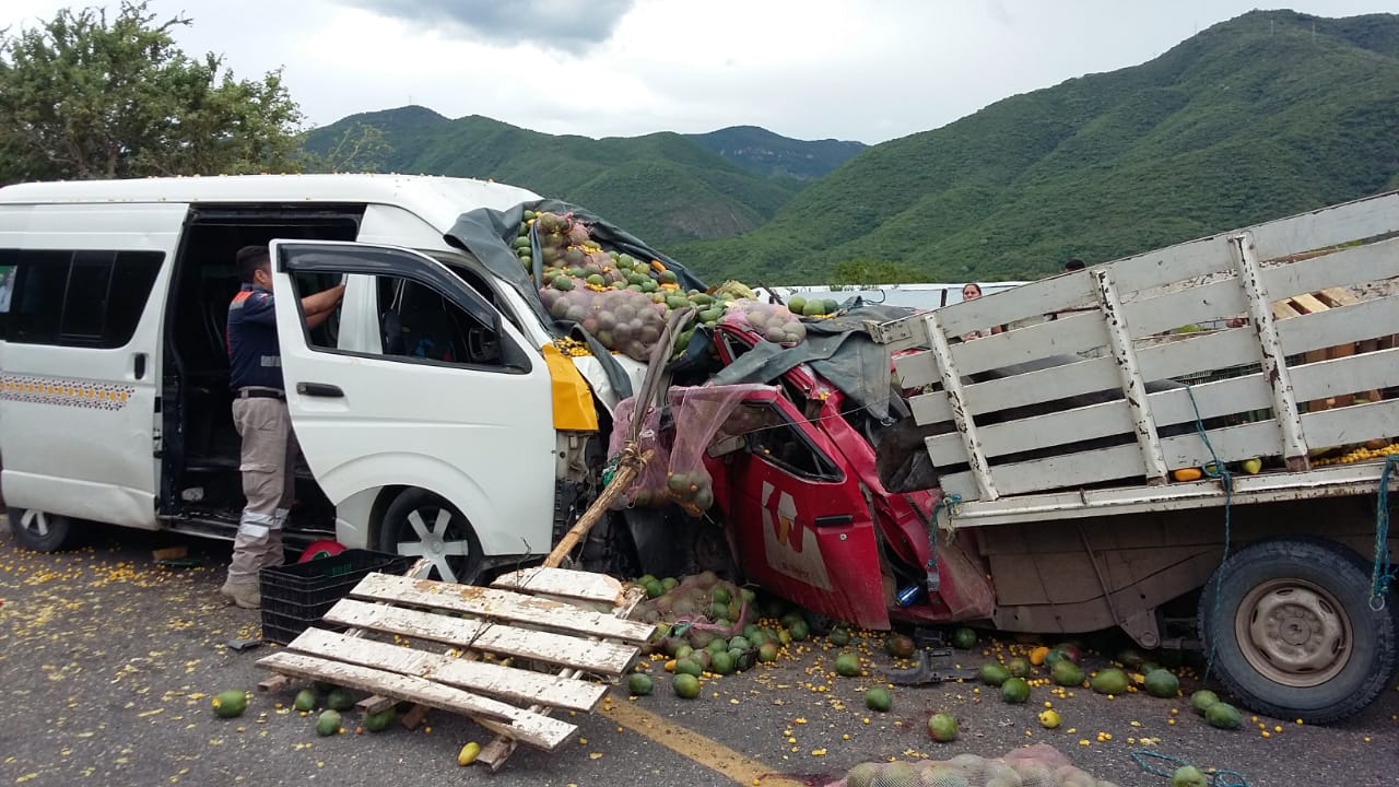 accidente automovilistico carretera tlapa puebla deja muerto y nueve heridos