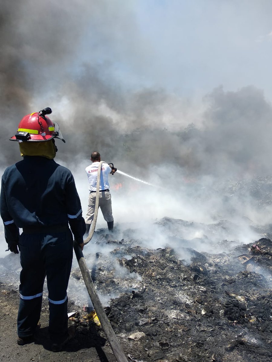 Incendio consume pastizales en basurero de Coatzacoalcos y Cosoleacaque, Veracruz
