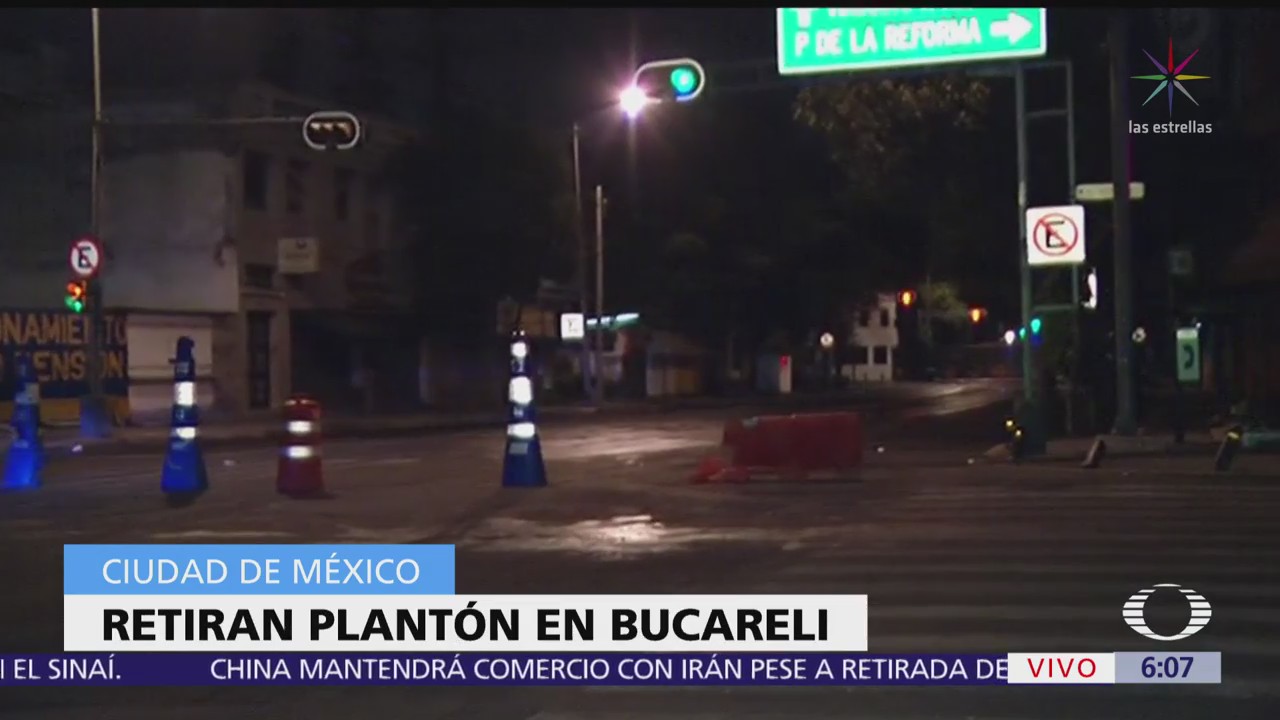 Integrantes de la CNTE concluyen plantón en Bucareli, CDMX