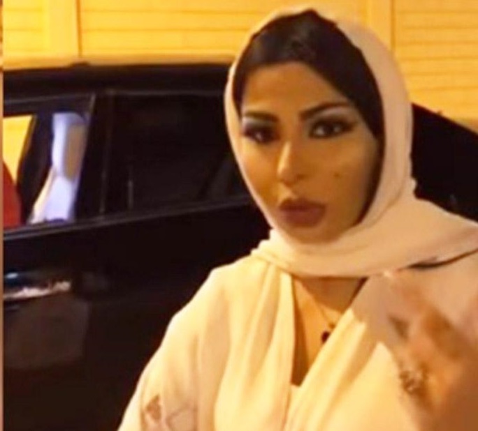 Investigan reportera saudí ropa indecente reportaje Riad