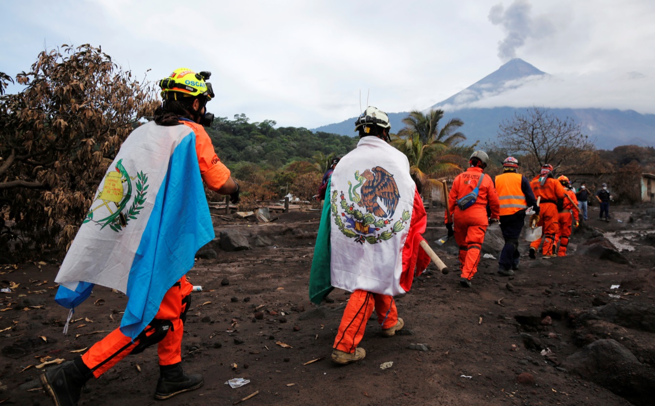 Rescatistas reanudan búsqueda de víctimas en Guatemala