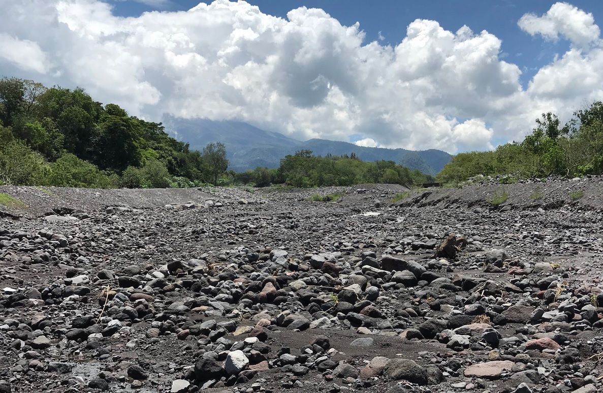 Caen los primeros lahares zona volcánica de Colima y Jalisco