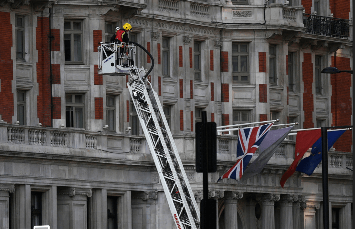 Casi 300 personas fueron evacuadas con éxito de hotel Londres