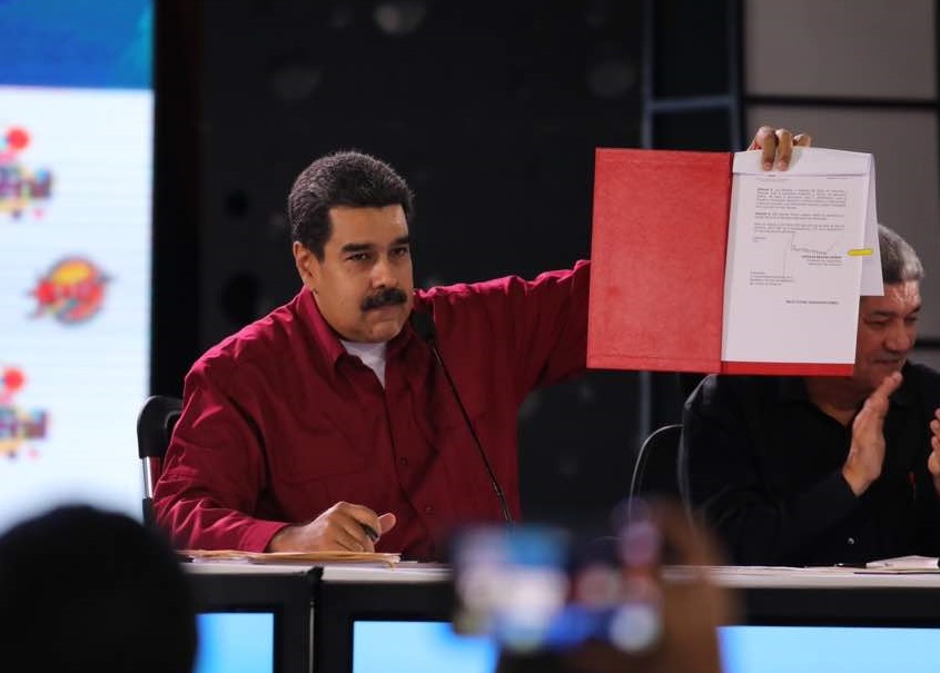 Maduro sube salario mínimo 65 dólares mensuales Venezuela