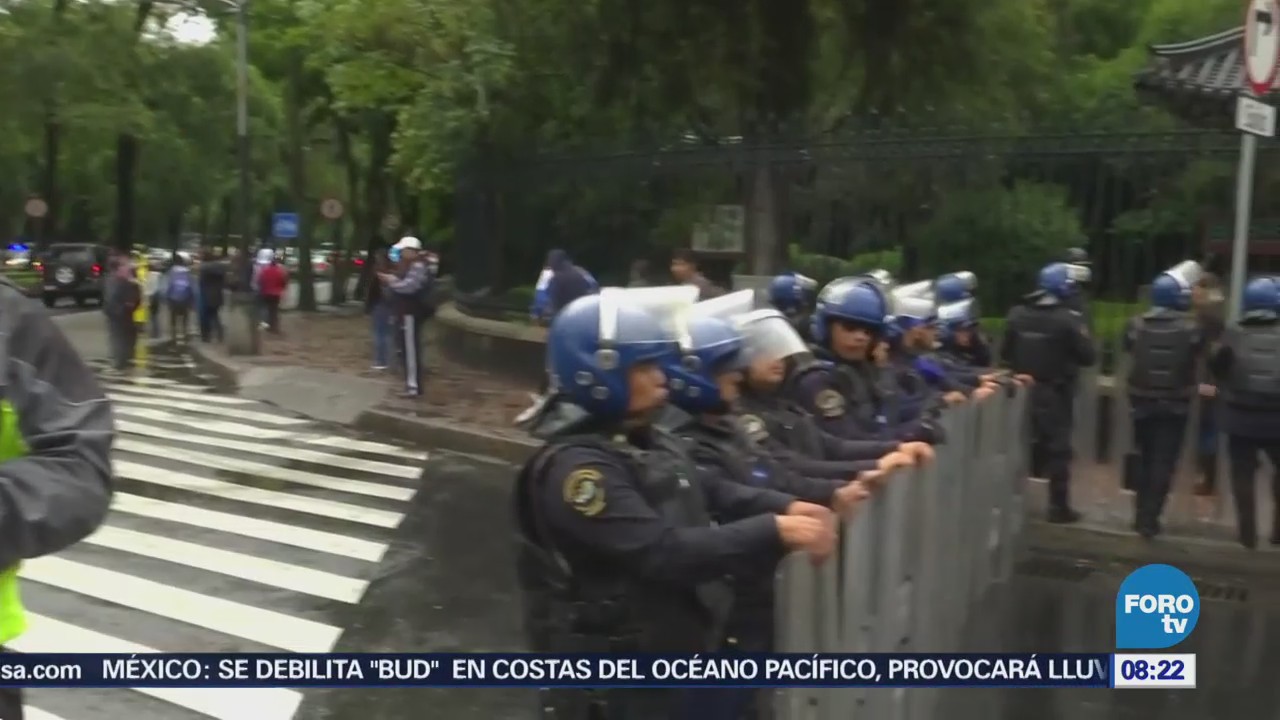 Manifestantes afectan circulación en calzada Chivatito, CDMX